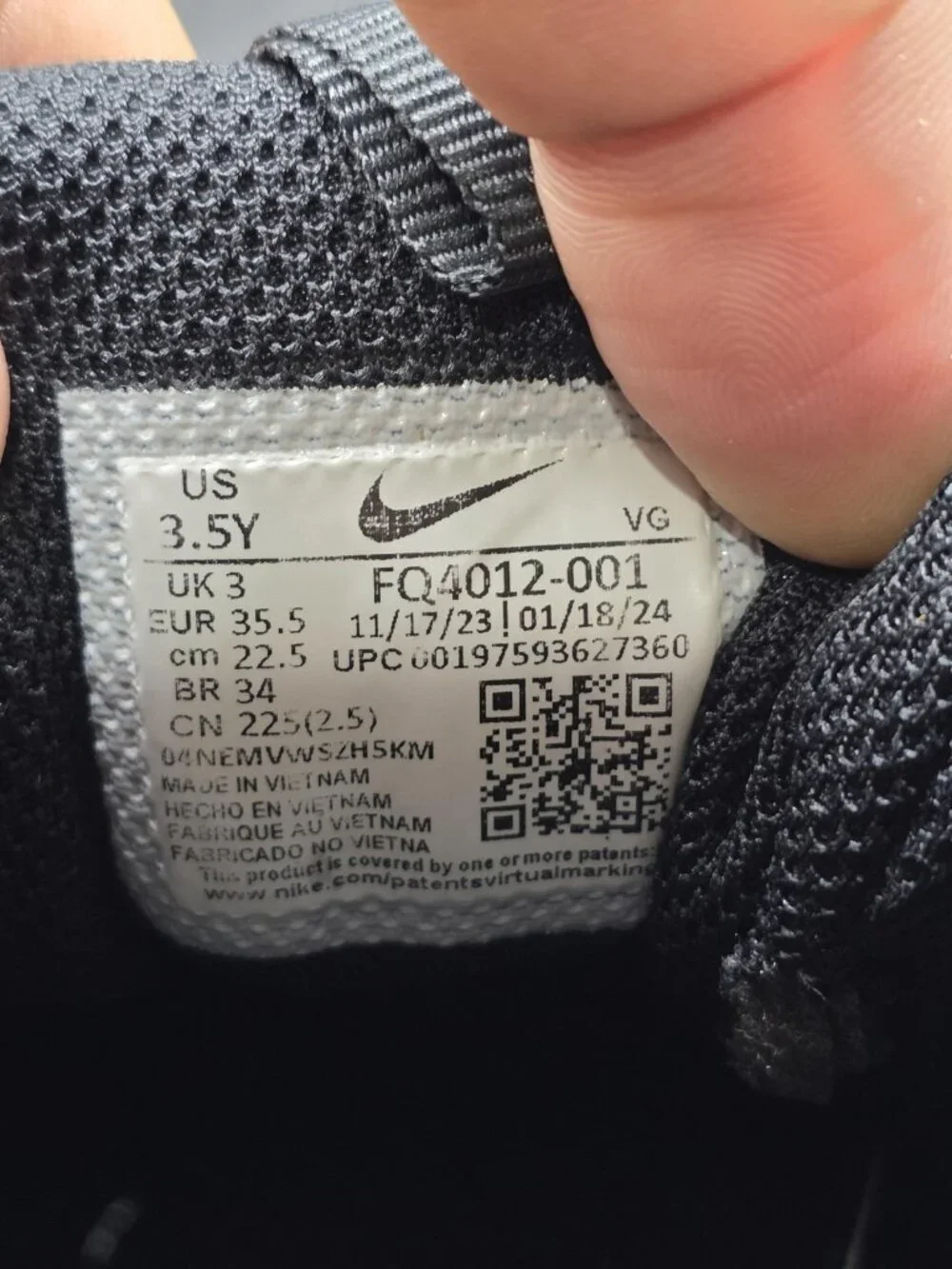 Nike Alpha Shoes Youth Size 3.5Y Black Baseball Cleats FQ4012-001 Stains